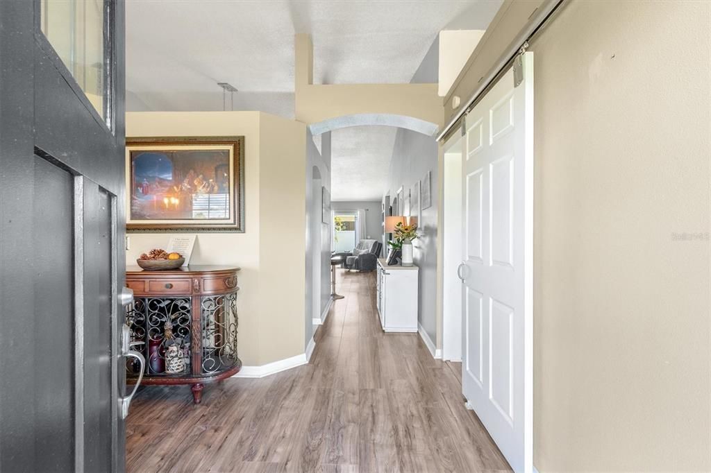 На продажу: $375,000 (4 спален, 2 ванн, 1564 Квадратных фут)