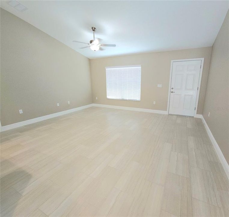 For Rent: $1,695 (4 beds, 2 baths, 1512 Square Feet)