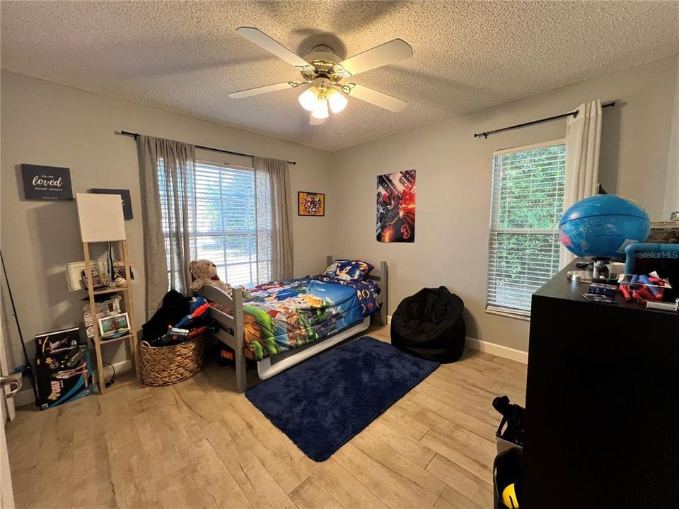 На продажу: $388,000 (3 спален, 2 ванн, 1421 Квадратных фут)