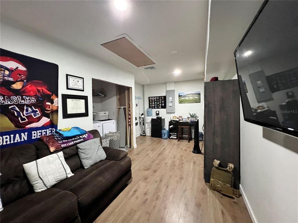 На продажу: $388,000 (3 спален, 2 ванн, 1421 Квадратных фут)