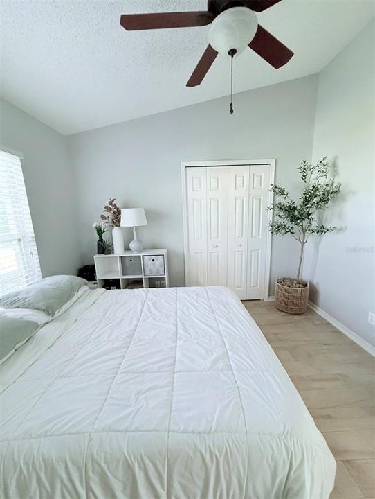 На продажу: $388,000 (3 спален, 2 ванн, 1421 Квадратных фут)