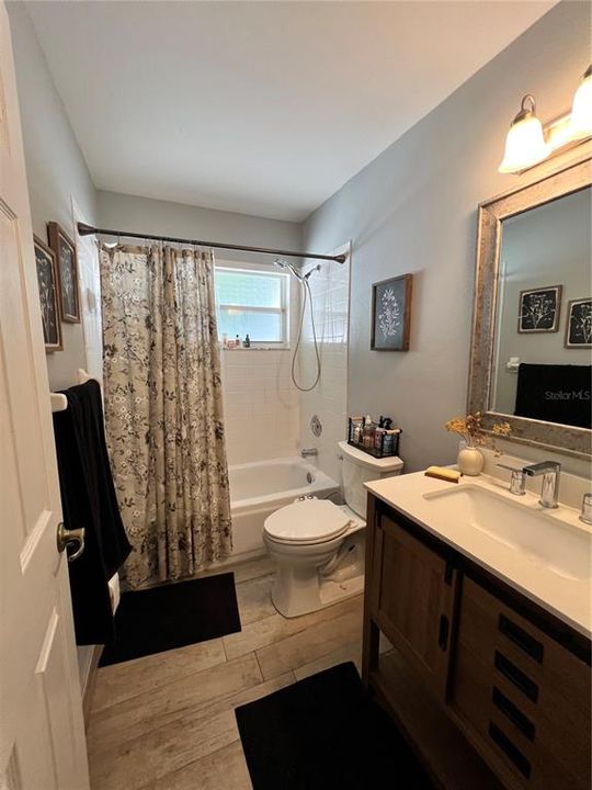 На продажу: $388,000 (3 спален, 2 ванн, 1421 Квадратных фут)