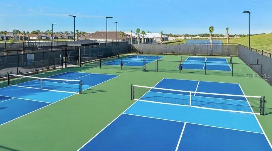 待售: $720,000 (3 贝兹, 3 浴室, 3004 平方英尺)