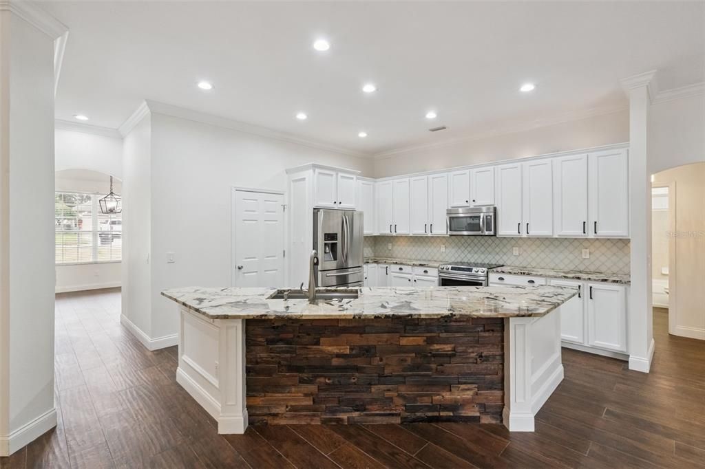 For Sale: $625,000 (4 beds, 3 baths, 2578 Square Feet)