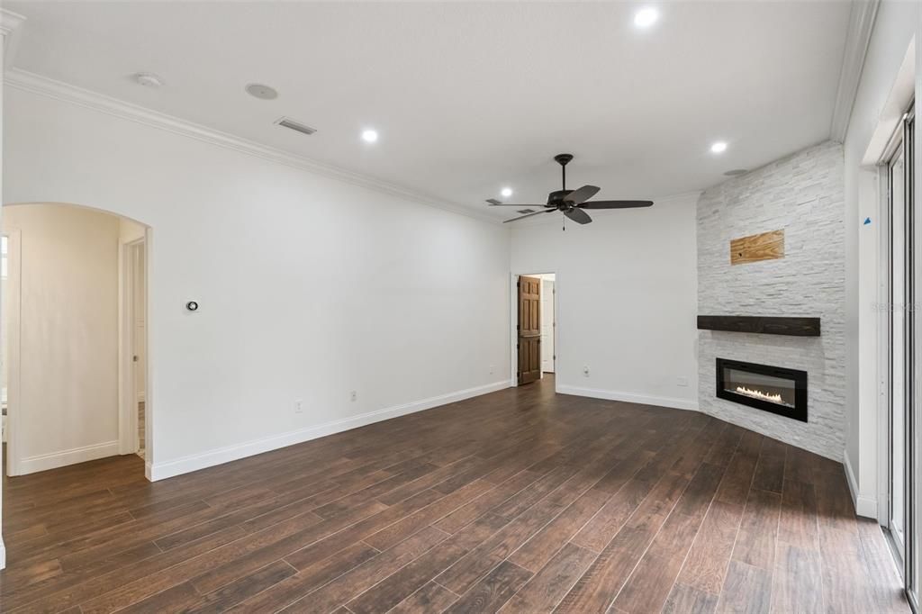 For Sale: $625,000 (4 beds, 3 baths, 2578 Square Feet)