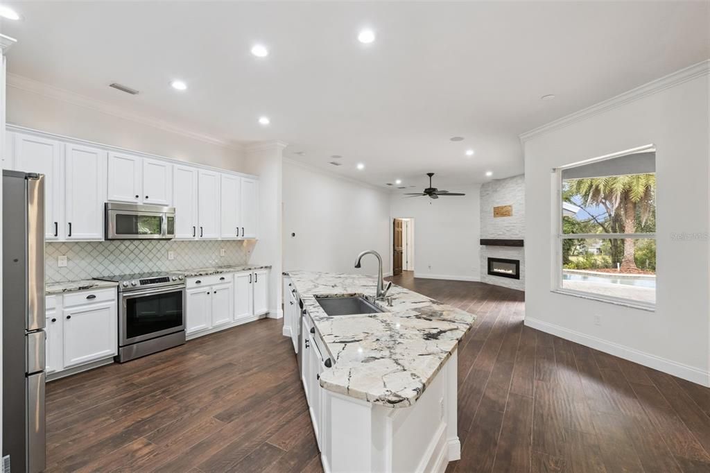 For Sale: $625,000 (4 beds, 3 baths, 2578 Square Feet)