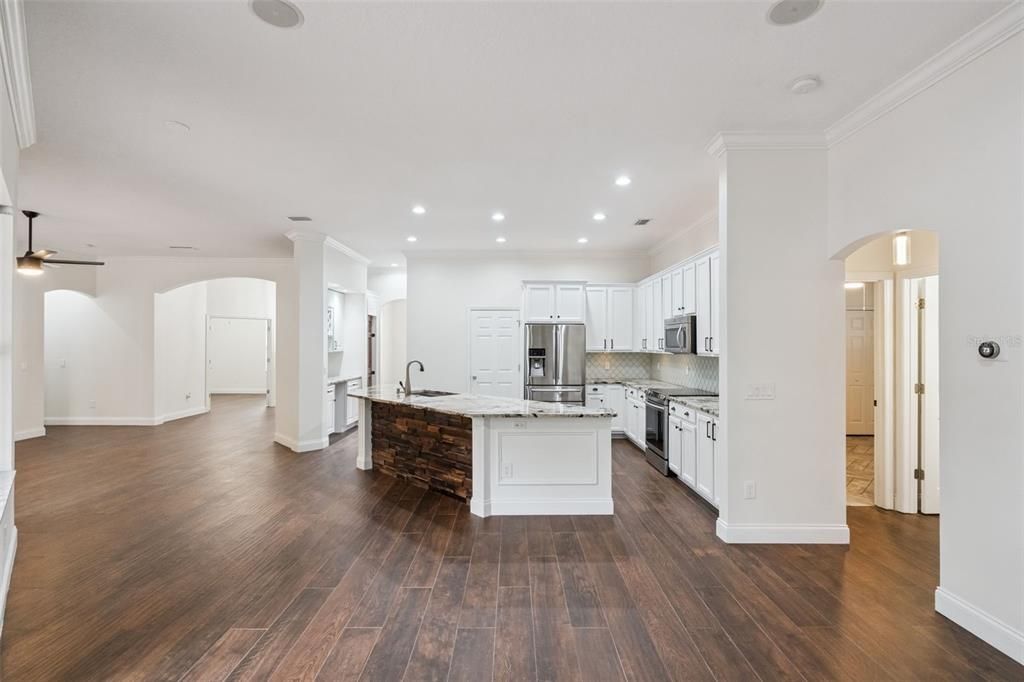 For Sale: $625,000 (4 beds, 3 baths, 2578 Square Feet)