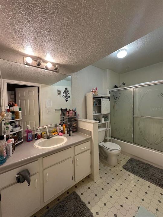 For Sale: $220,000 (2 beds, 2 baths, 1209 Square Feet)