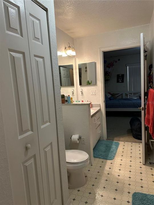 For Sale: $220,000 (2 beds, 2 baths, 1209 Square Feet)