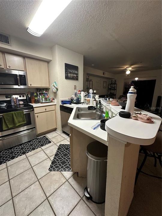 For Sale: $220,000 (2 beds, 2 baths, 1209 Square Feet)