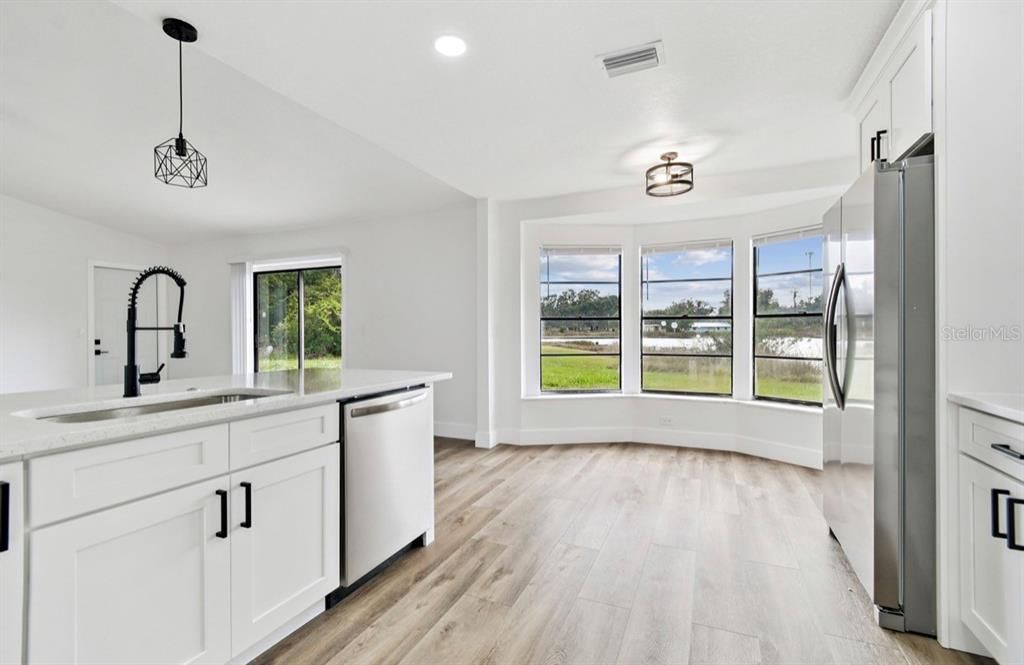 待售: $349,900 (3 贝兹, 2 浴室, 1272 平方英尺)