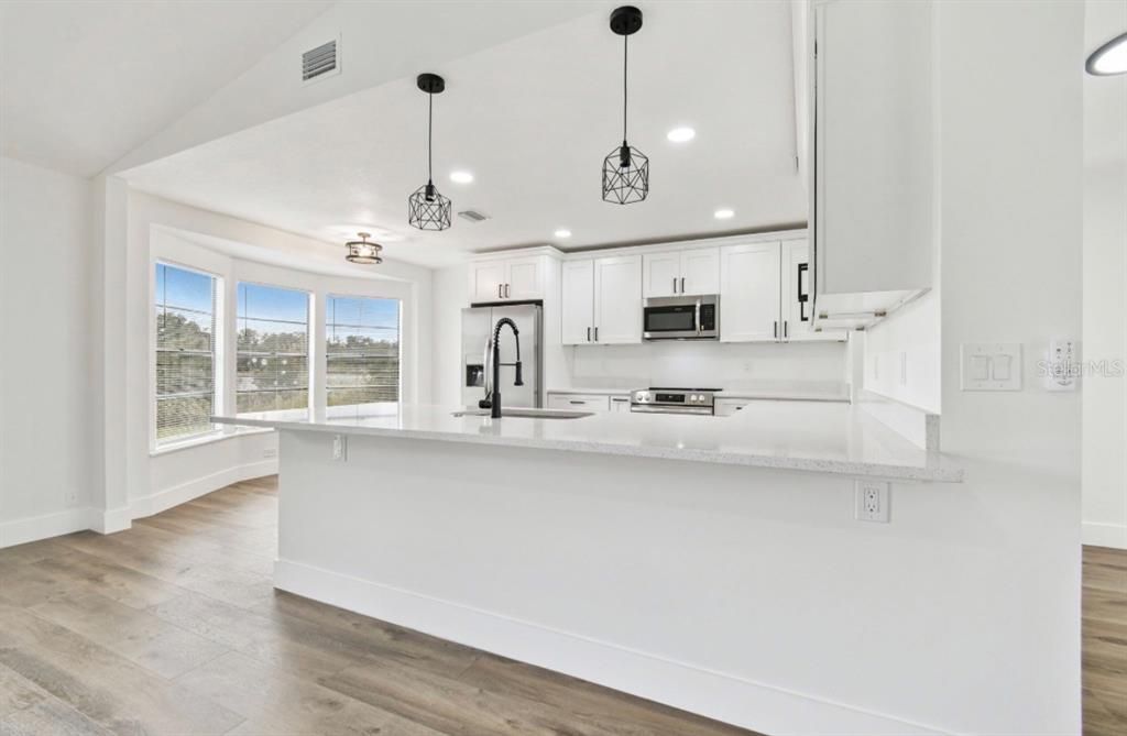 待售: $349,900 (3 贝兹, 2 浴室, 1272 平方英尺)