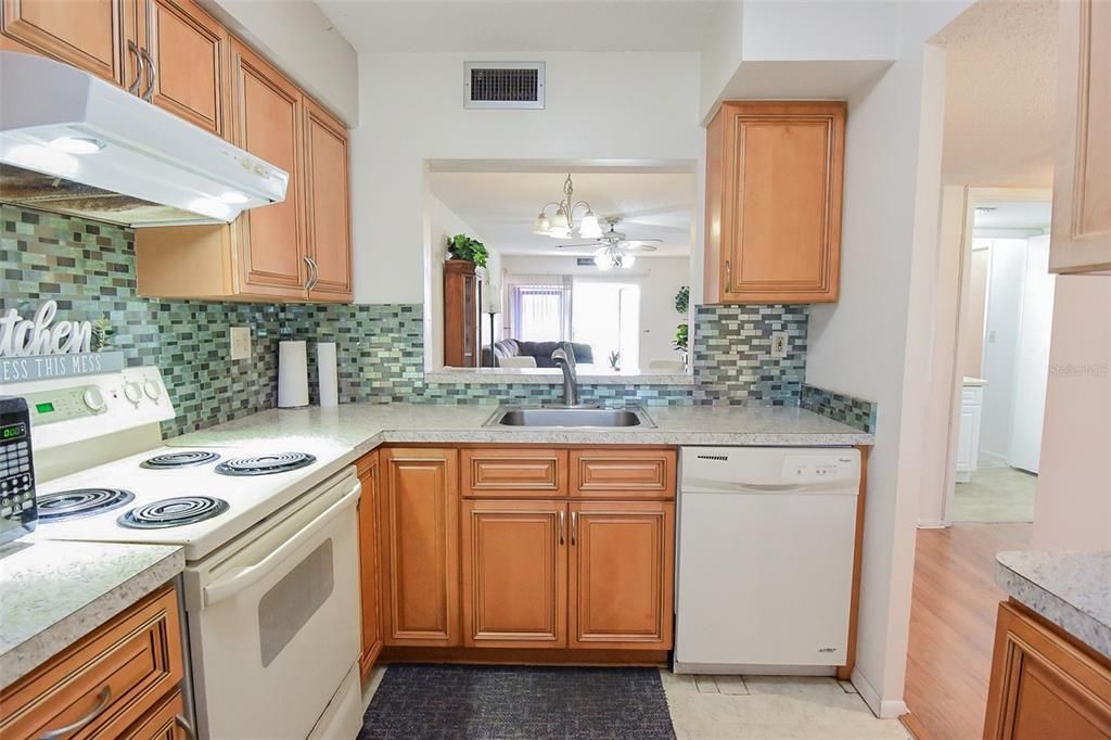 En Venta: $104,000 (2 camas, 1 baños, 882 Pies cuadrados)