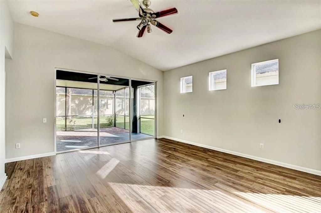 For Rent: $2,850 (3 beds, 2 baths, 1894 Square Feet)