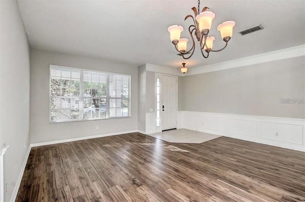 For Rent: $2,850 (3 beds, 2 baths, 1894 Square Feet)