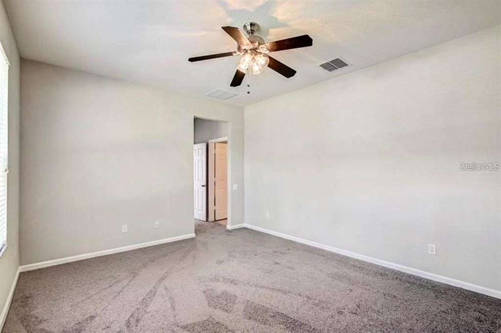 For Rent: $2,850 (3 beds, 2 baths, 1894 Square Feet)