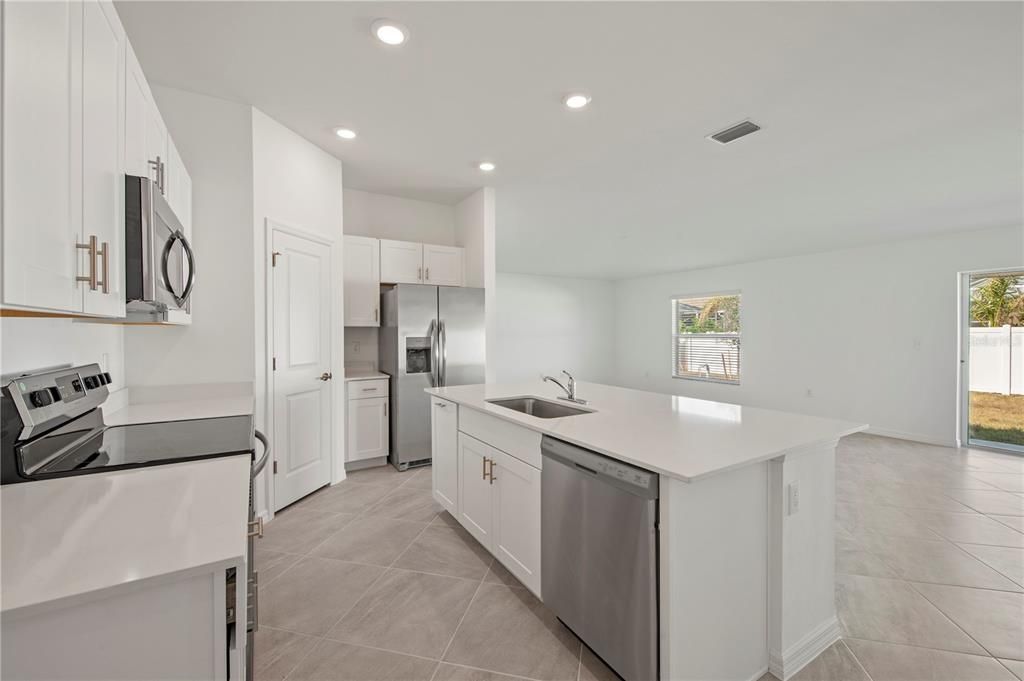 For Sale: $299,499 (3 beds, 2 baths, 1551 Square Feet)