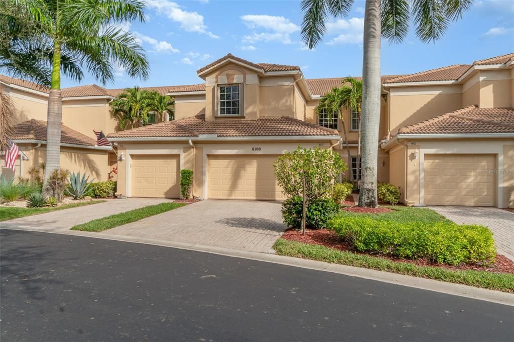 На продажу: $284,900 (4 спален, 2 ванн, 2069 Квадратных фут)