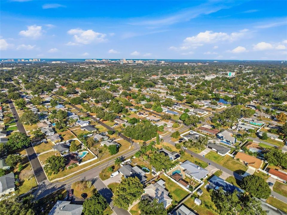 На продажу: $399,900 (2 спален, 2 ванн, 1300 Квадратных фут)