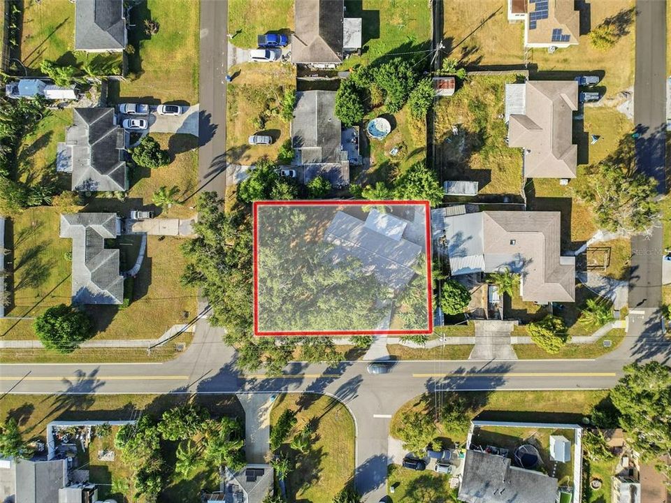 На продажу: $399,900 (2 спален, 2 ванн, 1300 Квадратных фут)