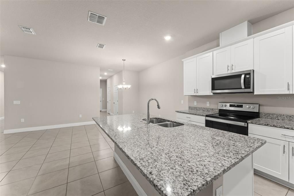 На продажу: $450,000 (3 спален, 3 ванн, 2308 Квадратных фут)