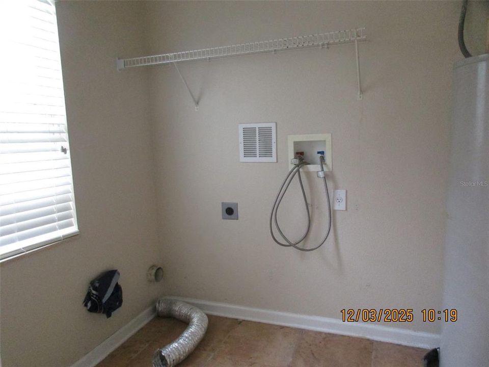 For Rent: $2,700 (3 beds, 2 baths, 1779 Square Feet)