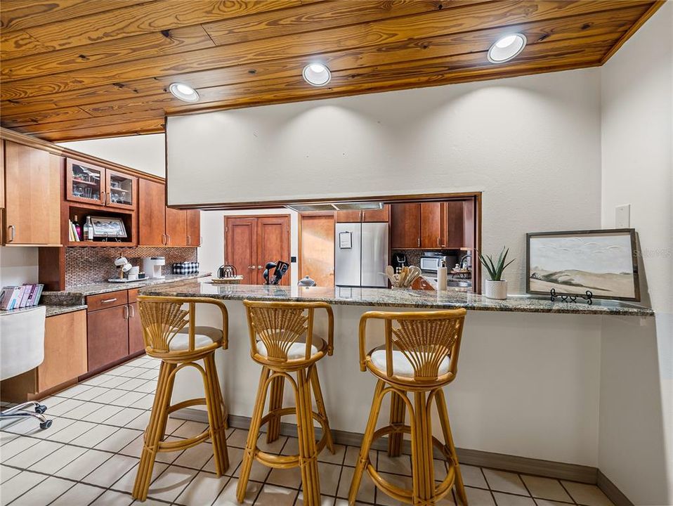 待售: $264,900 (2 贝兹, 2 浴室, 1526 平方英尺)