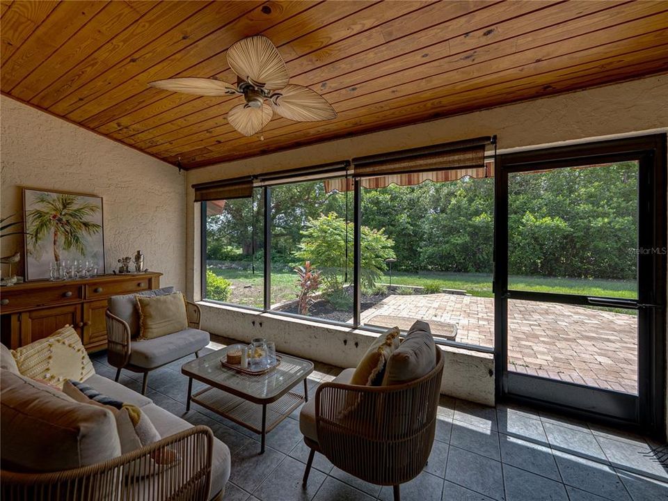 待售: $264,900 (2 贝兹, 2 浴室, 1526 平方英尺)