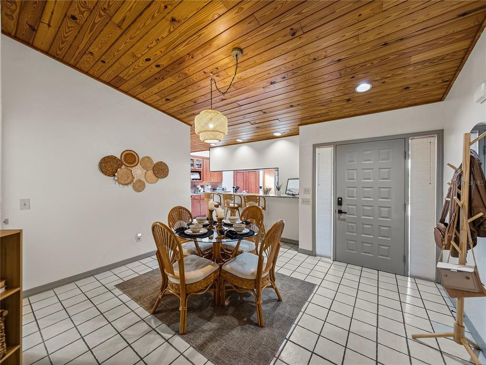 待售: $264,900 (2 贝兹, 2 浴室, 1526 平方英尺)