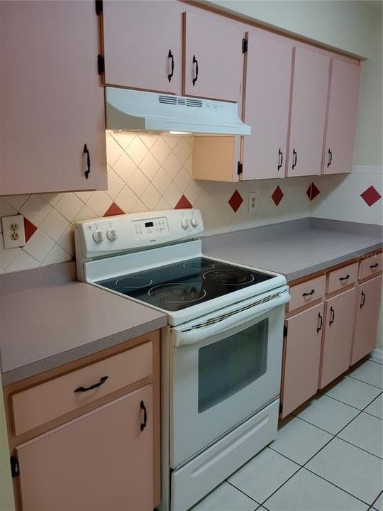 В аренду: $1,650 (3 спален, 2 ванн, 1292 Квадратных фут)