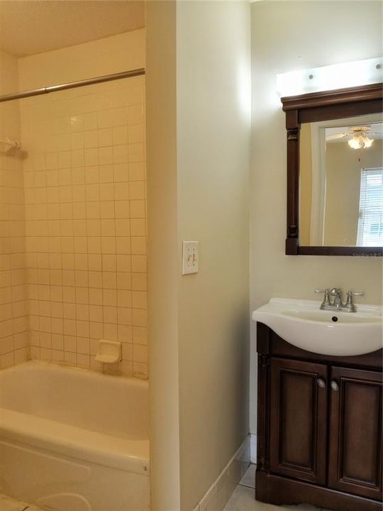 В аренду: $1,650 (3 спален, 2 ванн, 1292 Квадратных фут)