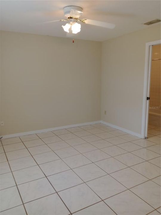 В аренду: $1,650 (3 спален, 2 ванн, 1292 Квадратных фут)