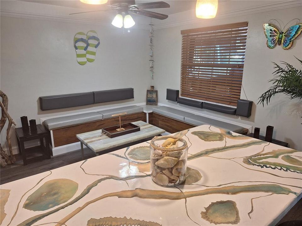 На продажу: $695,000 (4 спален, 3 ванн, 1861 Квадратных фут)