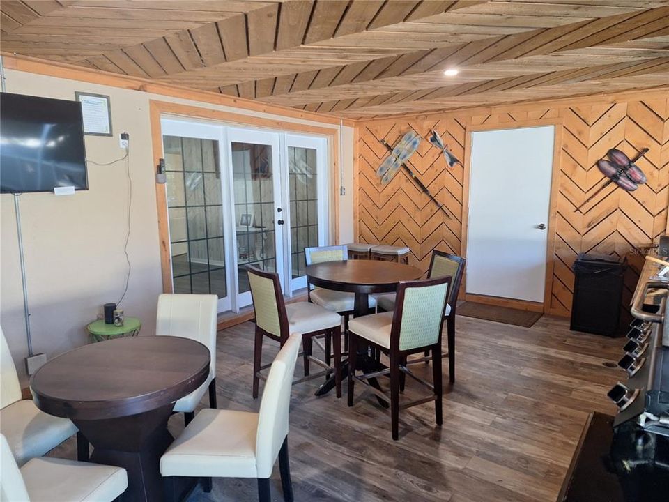 На продажу: $695,000 (4 спален, 3 ванн, 1861 Квадратных фут)