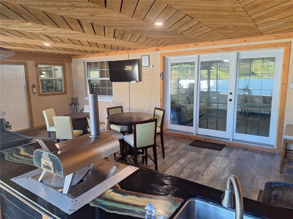 На продажу: $695,000 (4 спален, 3 ванн, 1861 Квадратных фут)