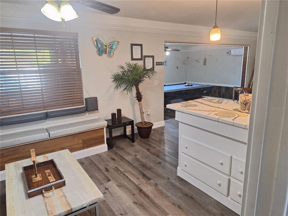 На продажу: $695,000 (4 спален, 3 ванн, 1861 Квадратных фут)