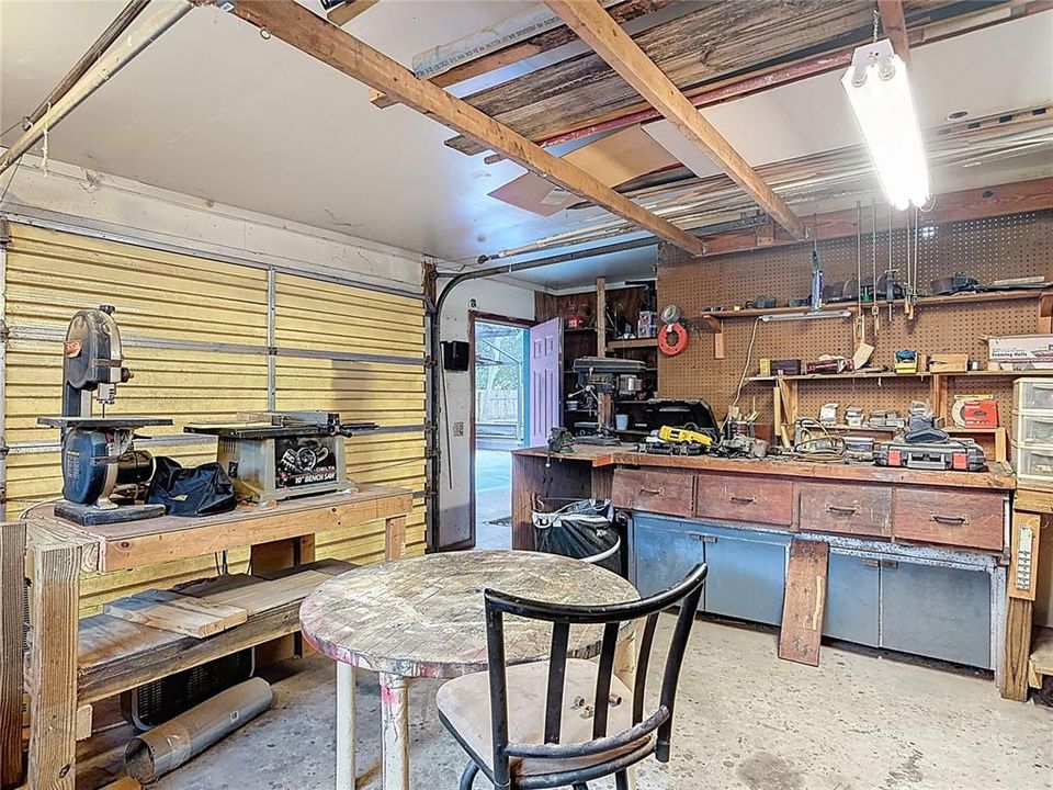 For Sale: $260,000 (3 beds, 2 baths, 1198 Square Feet)