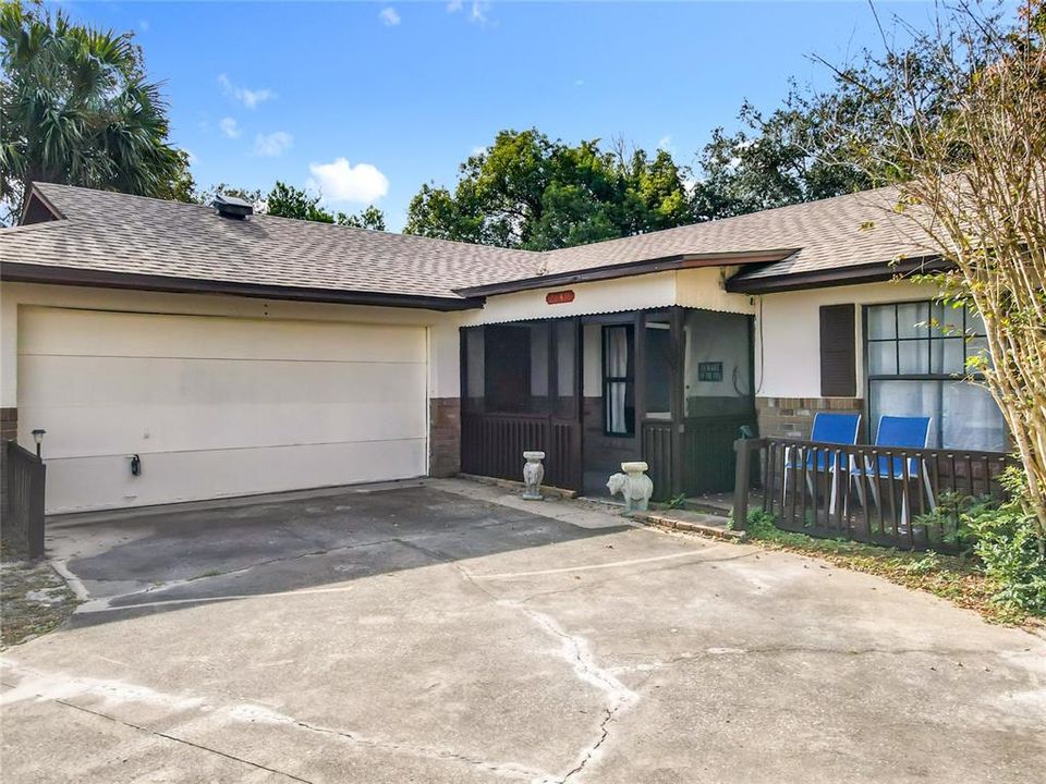 For Sale: $260,000 (3 beds, 2 baths, 1198 Square Feet)