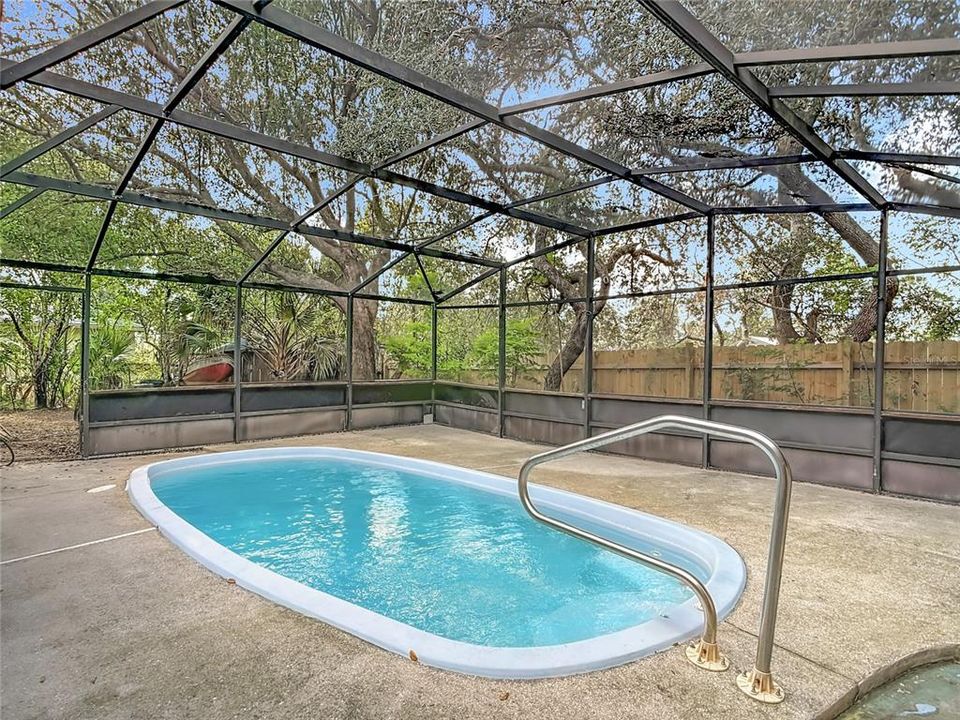 For Sale: $260,000 (3 beds, 2 baths, 1198 Square Feet)