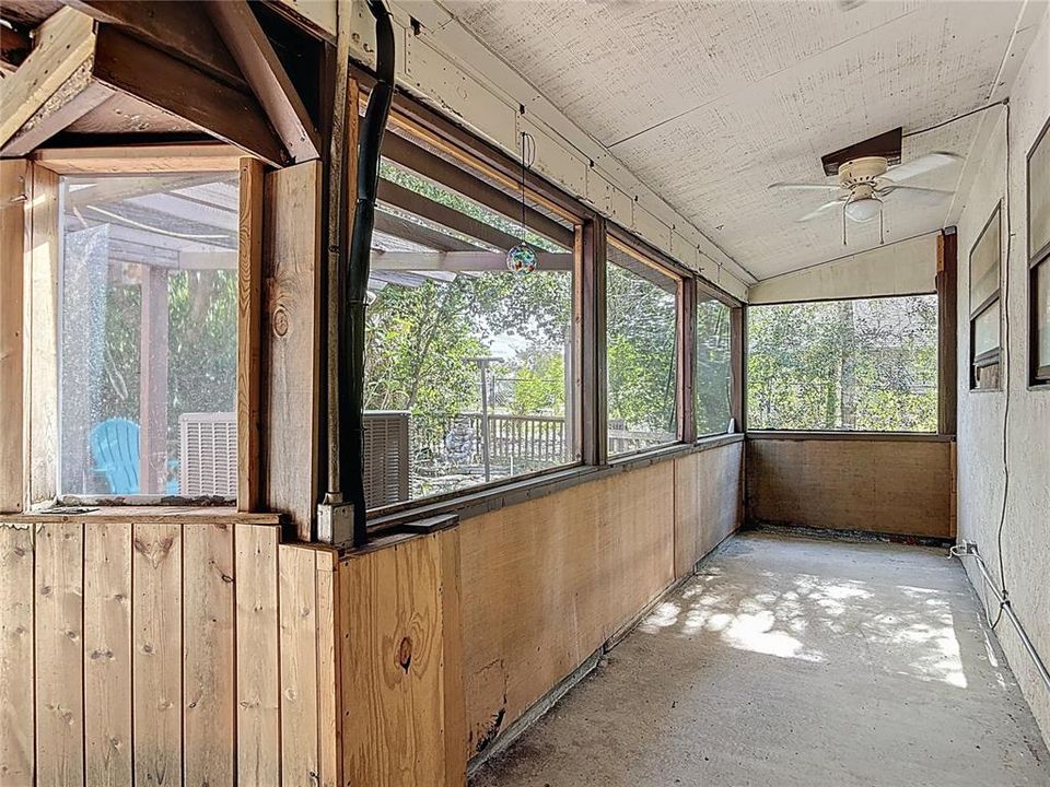 For Sale: $260,000 (3 beds, 2 baths, 1198 Square Feet)