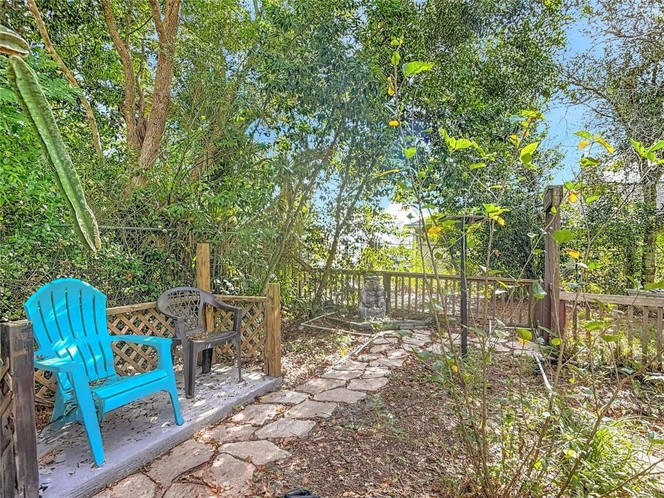 For Sale: $260,000 (3 beds, 2 baths, 1198 Square Feet)