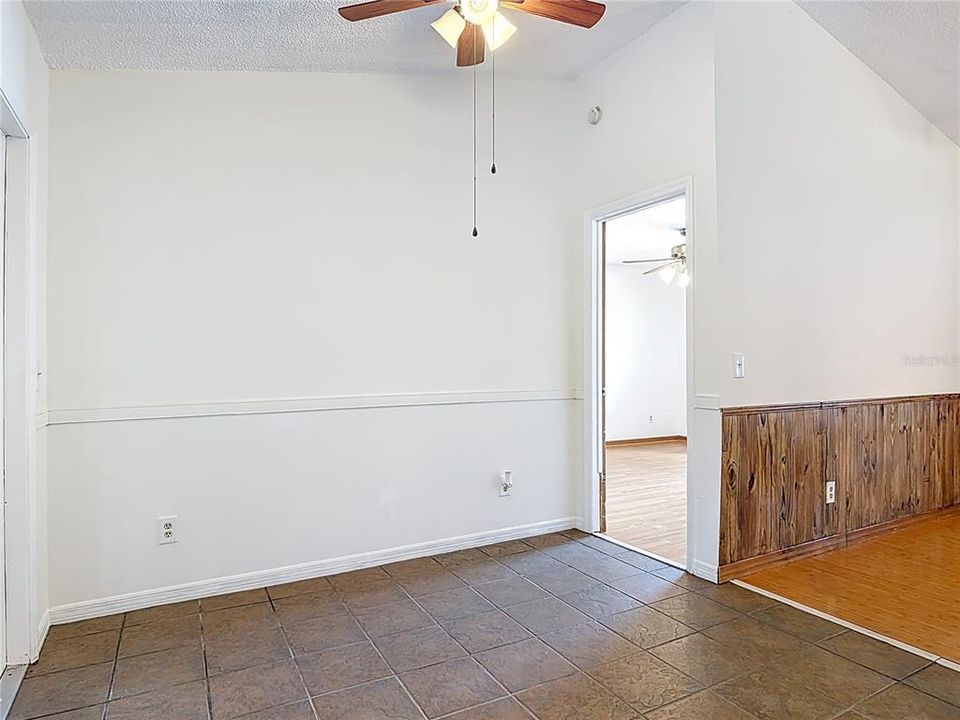 For Sale: $260,000 (3 beds, 2 baths, 1198 Square Feet)