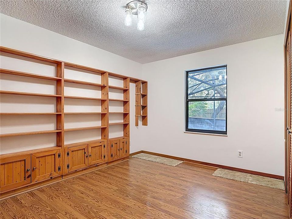 For Sale: $260,000 (3 beds, 2 baths, 1198 Square Feet)