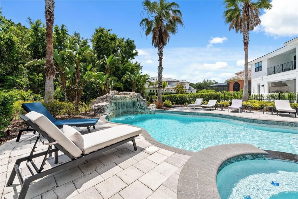 En Venta: $1,975,000 (9 camas, 9 baños, 5853 Pies cuadrados)