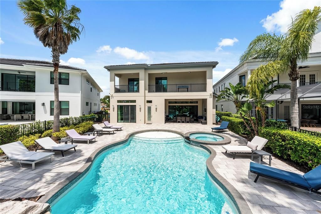 En Venta: $1,975,000 (9 camas, 9 baños, 5853 Pies cuadrados)