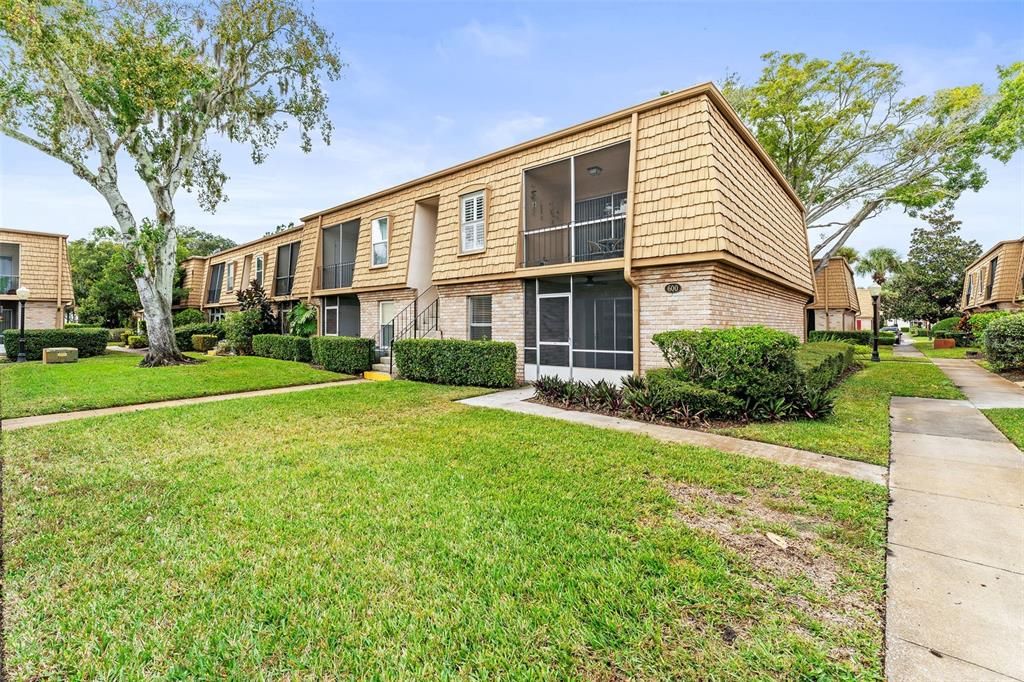 For Rent: $1,500 (1 beds, 1 baths, 727 Square Feet)