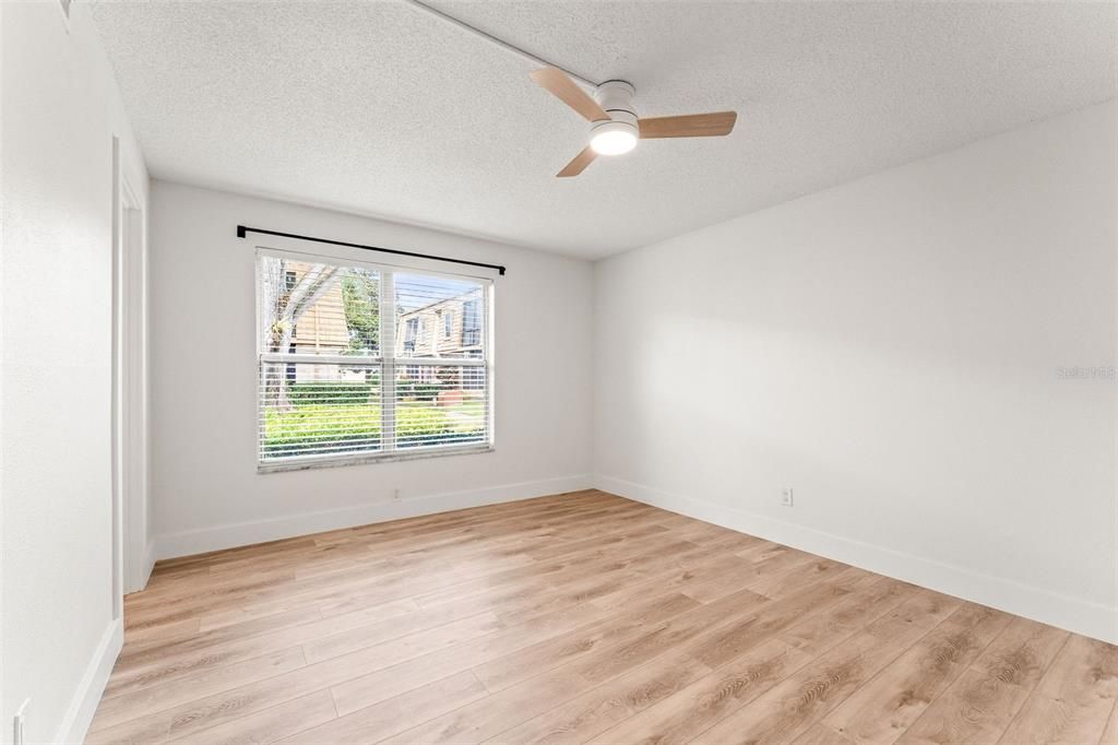 For Rent: $1,500 (1 beds, 1 baths, 727 Square Feet)