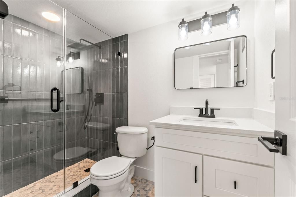 For Rent: $1,500 (1 beds, 1 baths, 727 Square Feet)