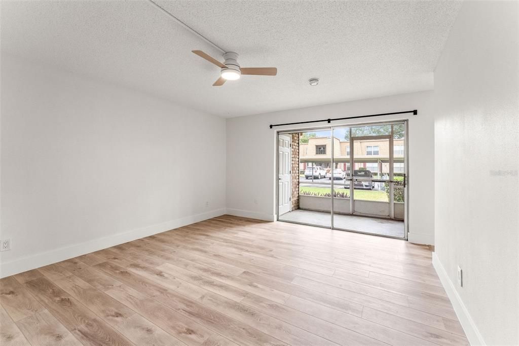 For Rent: $1,500 (1 beds, 1 baths, 727 Square Feet)