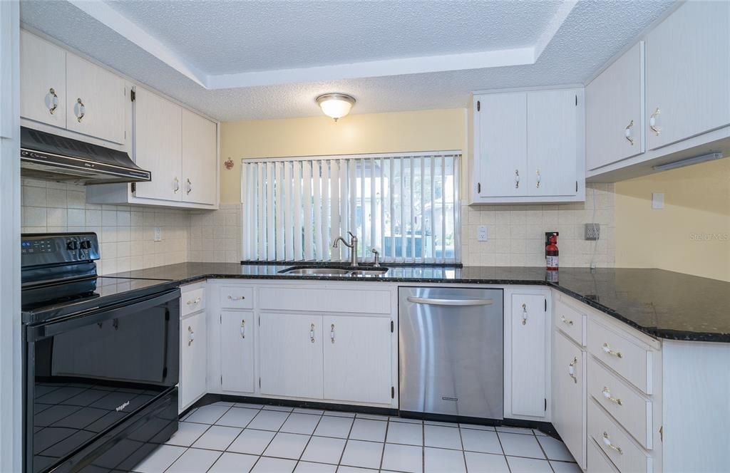 For Sale: $199,000 (2 beds, 2 baths, 1414 Square Feet)